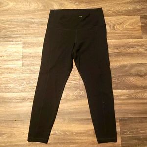 Old Navy Active Go-Dry Ladies Balance Leggings